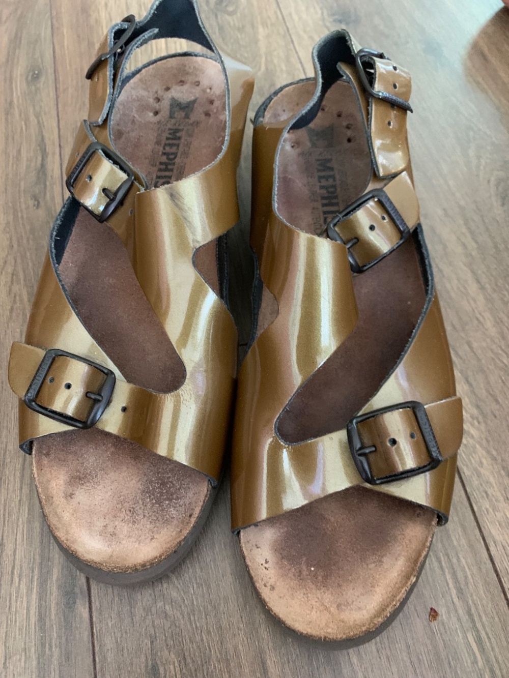 Mephisto Sandal size 38 Patent Leather Ankle Strap Wedge Comfy - Picture 7 of 9
